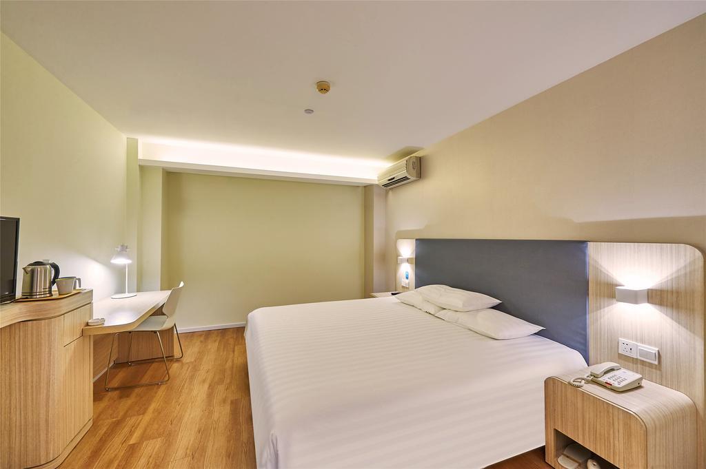 Hanting The Bund East Yan'an Road Hotel 3*