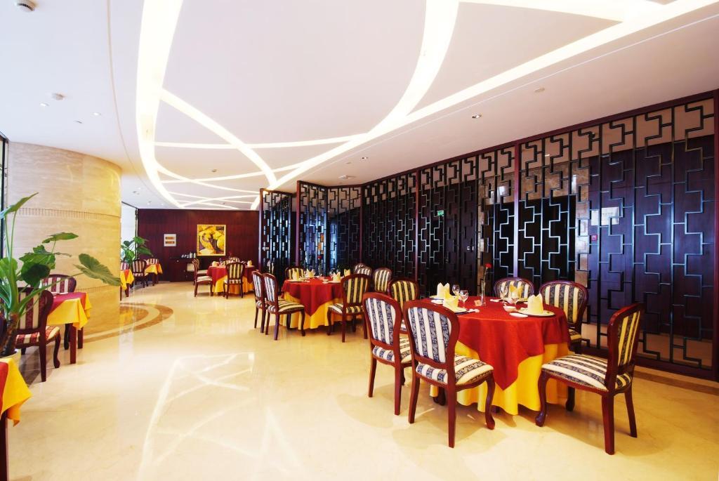 Harbor Lakeside Hotel 4*