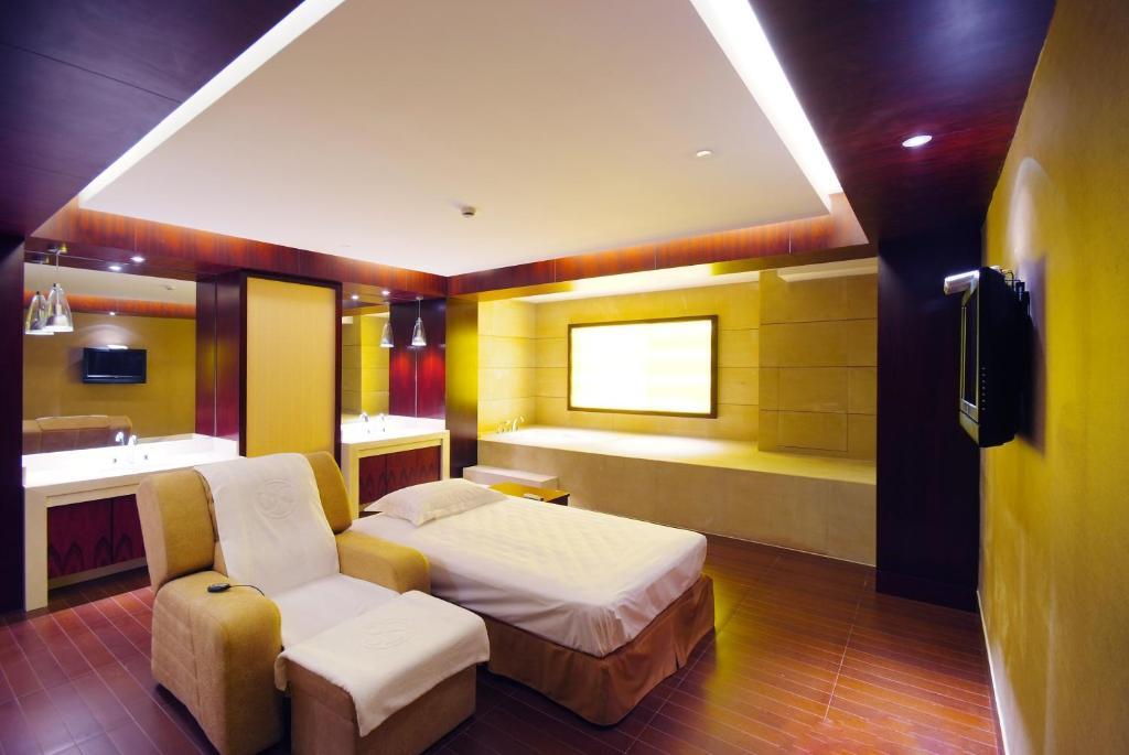 Hotel Harbor Lakeside Shanghai