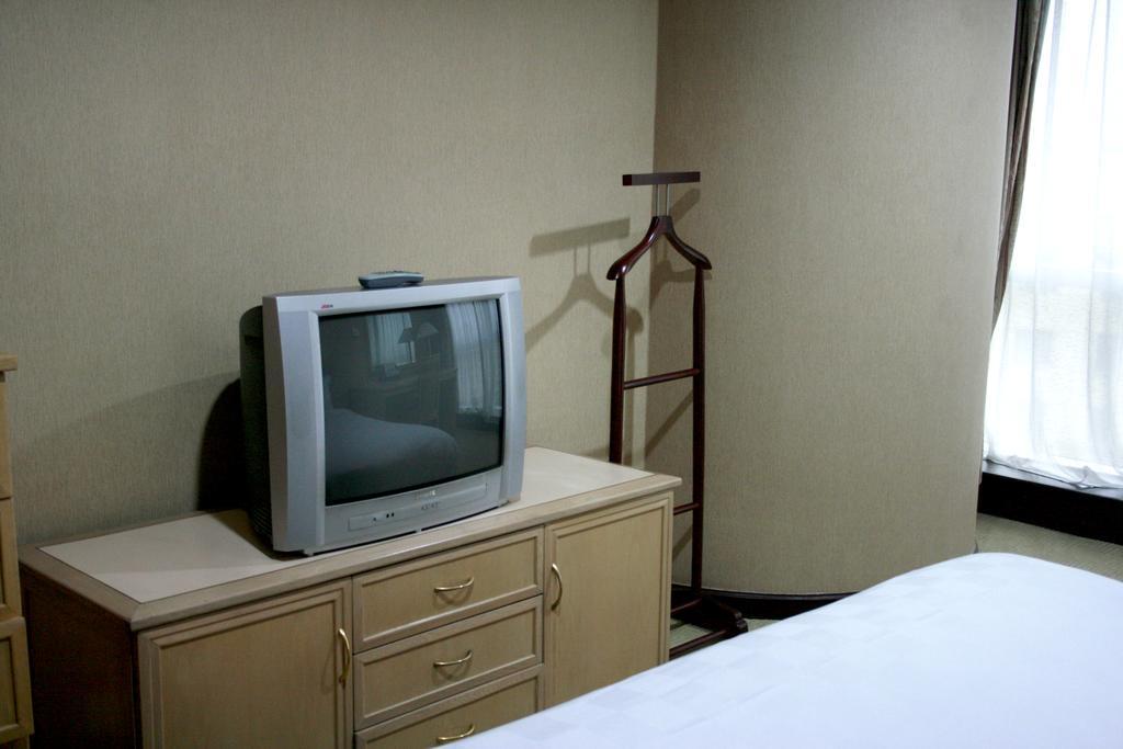 Khách sạn Supreme Tower 4*