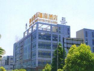 Hotel The Land 4*