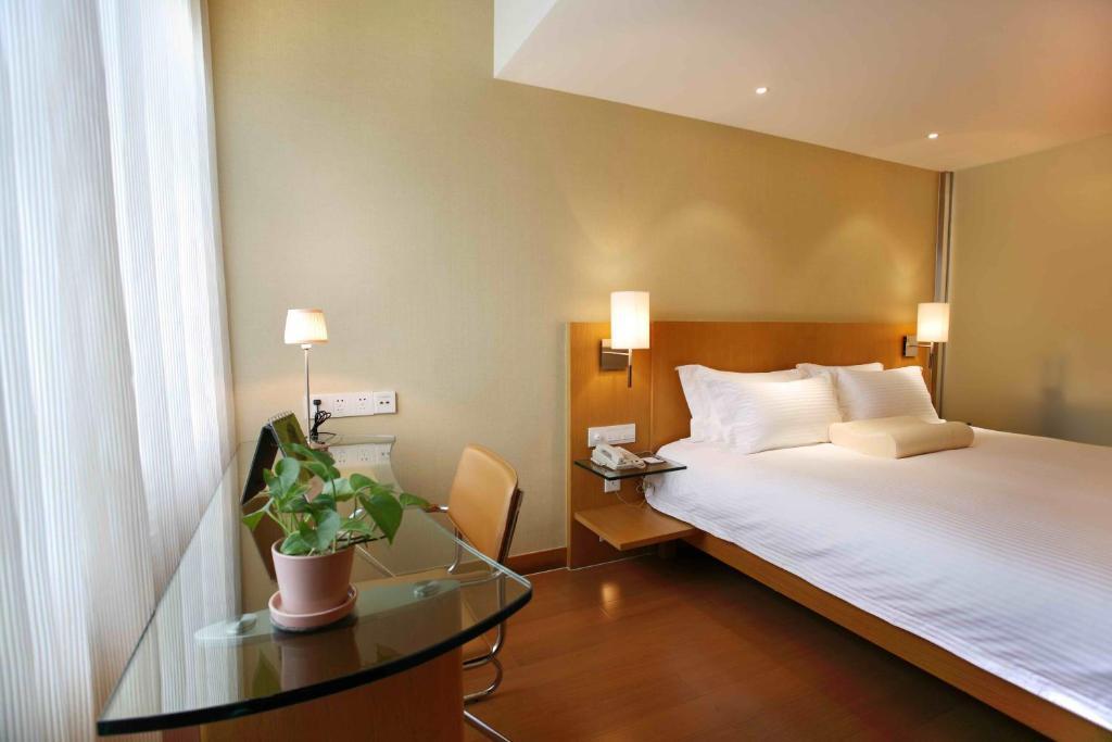 Hotel L'otel 4*