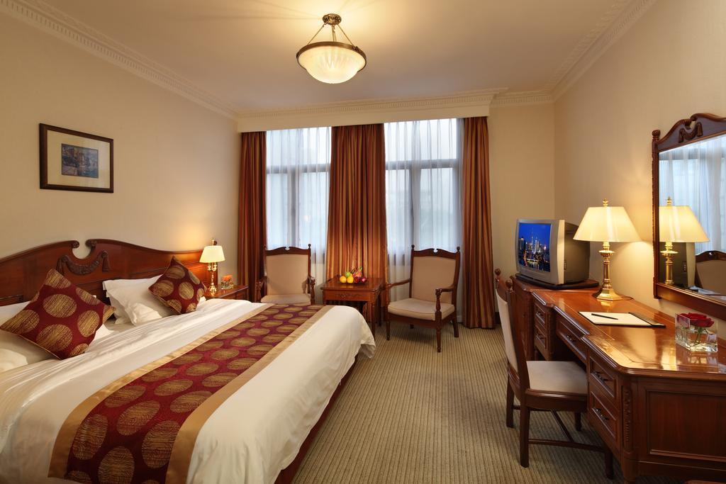 Jin Jiang Pacific Otel 3*