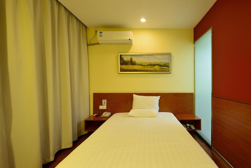 Hotel Hanting Zhenping Road