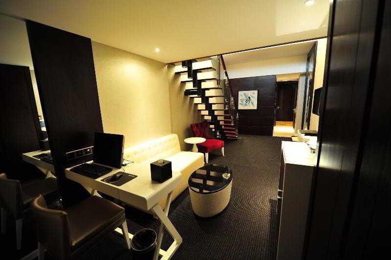 New Century Manju Luoshan @sniec Hotel 4*