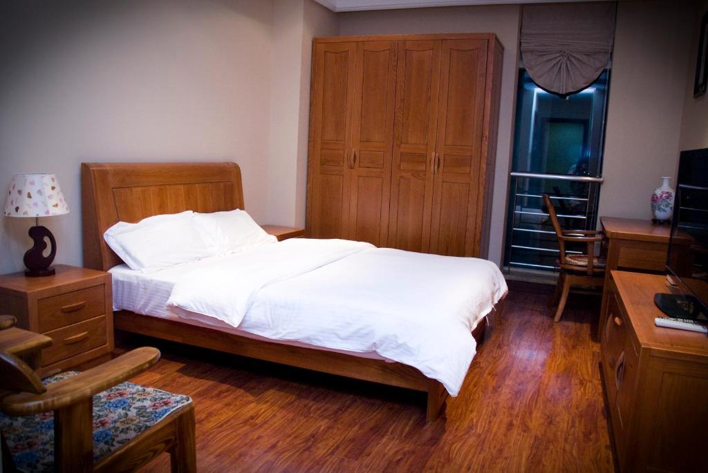 Chenlong Service Apartment - Yuanda Building 3*