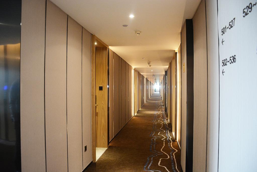 Hotel Shanghai Zhoupu Wanxin Hotel 4*