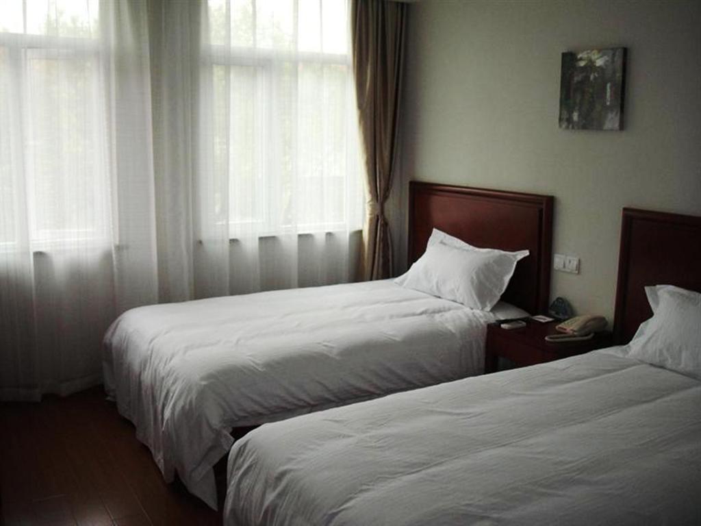 Greentree Longwu Road Express 2*
