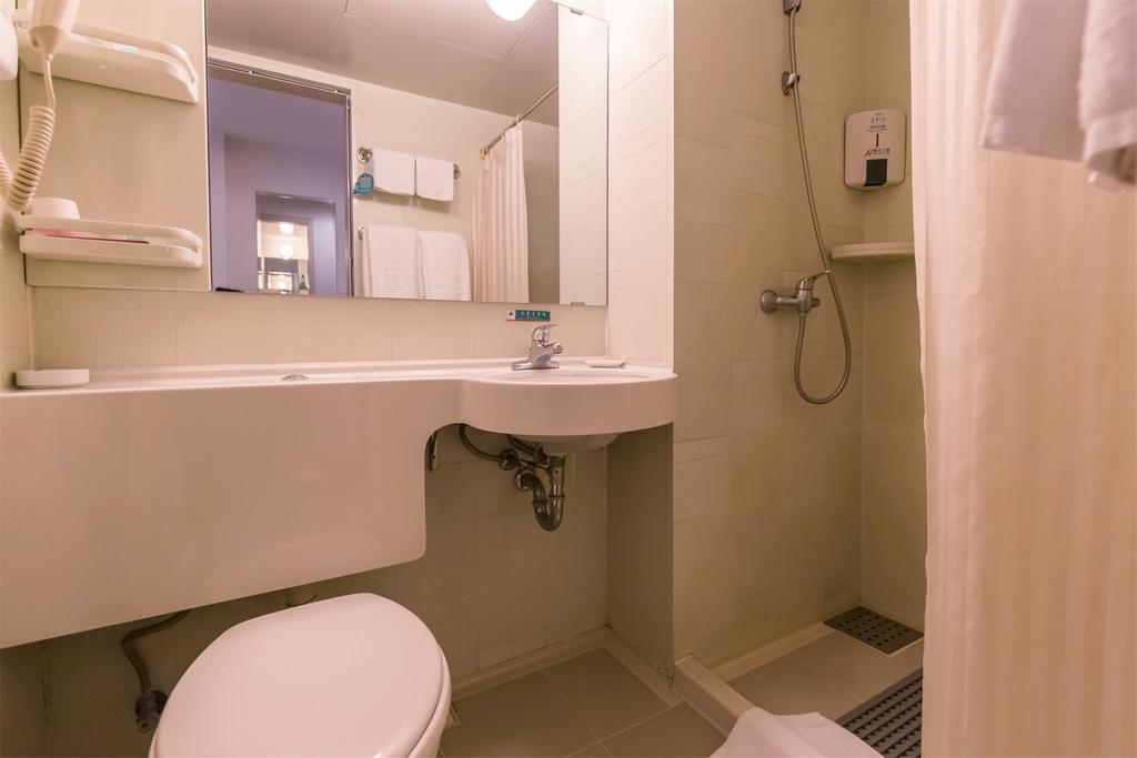 Jingjiang Minsheng Road Hotel 3*