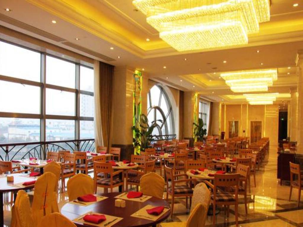 Howard Johnson Peace Hotel 4*