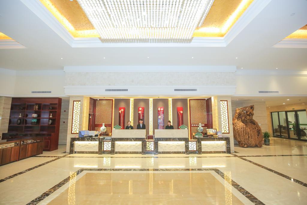 New Knight Royal Airport And International Shanghai
