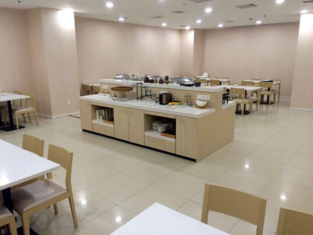 Khách sạn Hanting Caohejing Caobao Road 2*