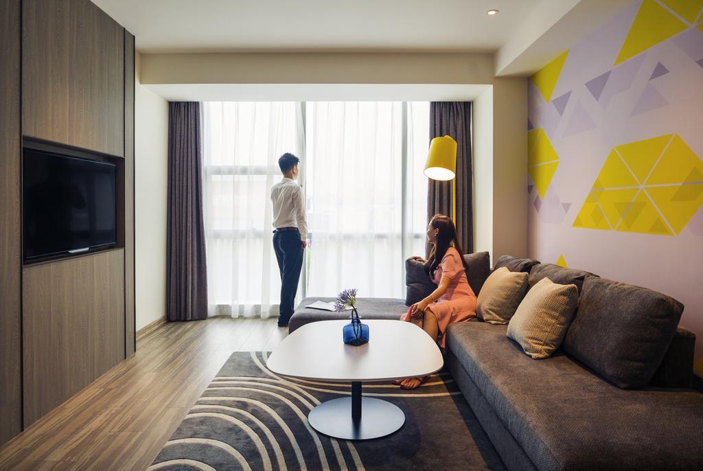 Hotel Mercure Hongqiao South 4*