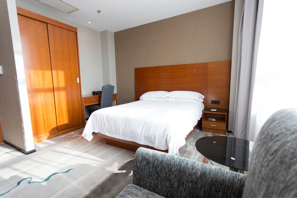 Radiance Hotel 4*