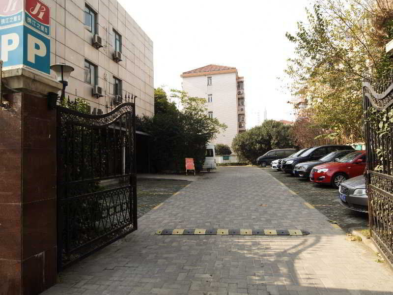 Hotel Jingjiang Caobao Railway Station