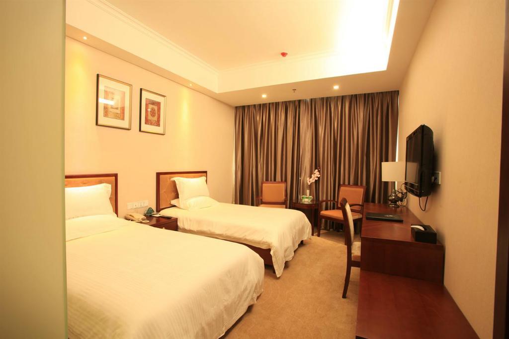 Hotel Greentree Dongming Road Subway Station Express Shanghai