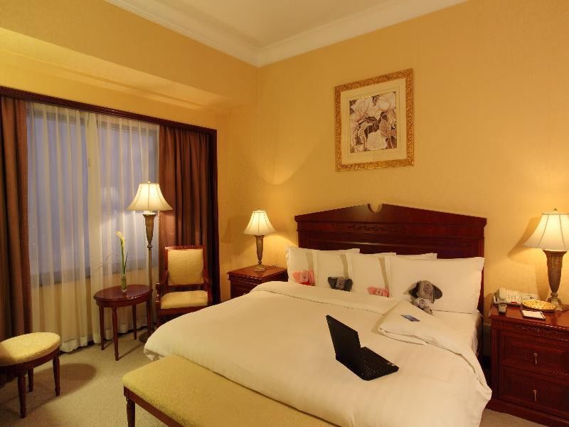 Hotel Nanjing Road By Ihg 5*