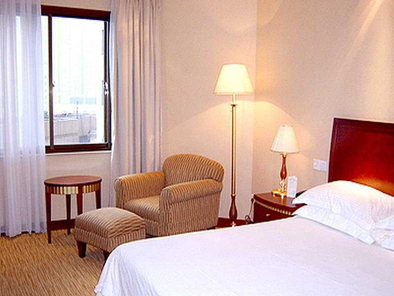 Jianguo Hotel 4*