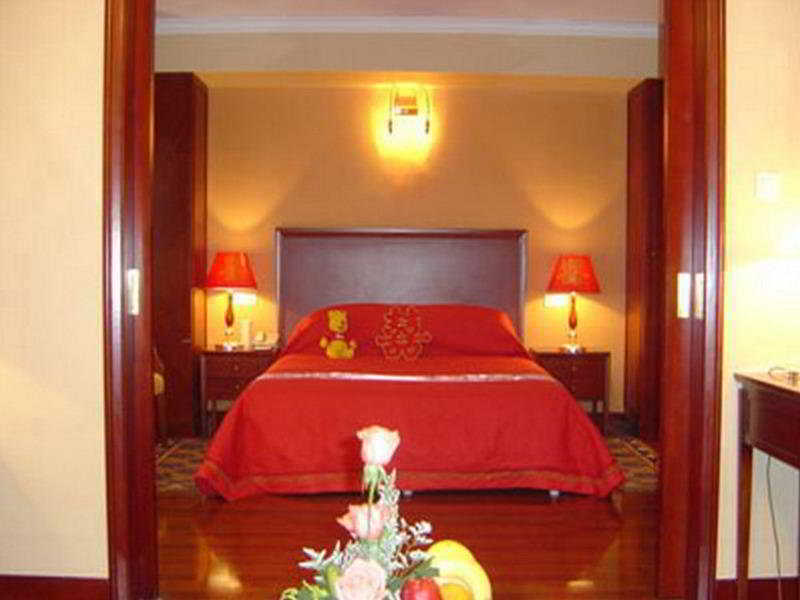 Jianguo Hotel 4*