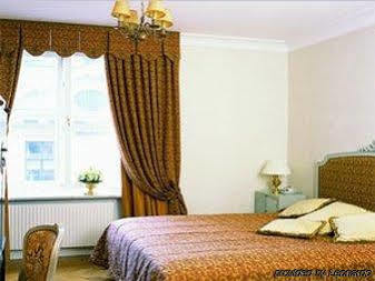 New Phoenix Town Hotel 4*