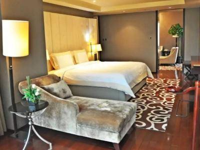 Royal International - Pudong International Airport Otel