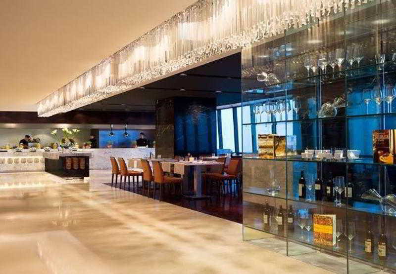 Renaissance Zhongshan Park 5*
