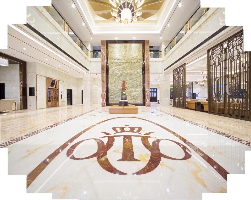 Hotel Royal Garden Shanghai-free Shuttle To And From & Pvg & Close Metro Line2 Easy To Sha New Expo 5*