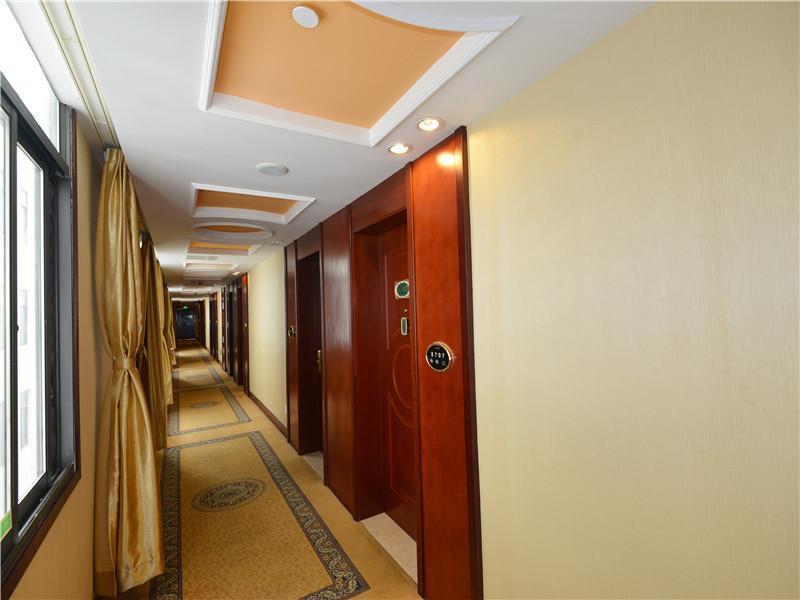 Vienna International Pudong New District Caolu 3*