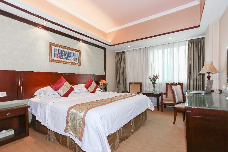 Vienna International Hongqiao Hub Caoan Road Hop Hotel