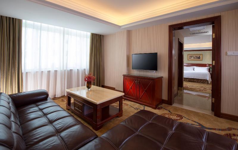 Vienna International Pudong New District Caolu Hotel 3*