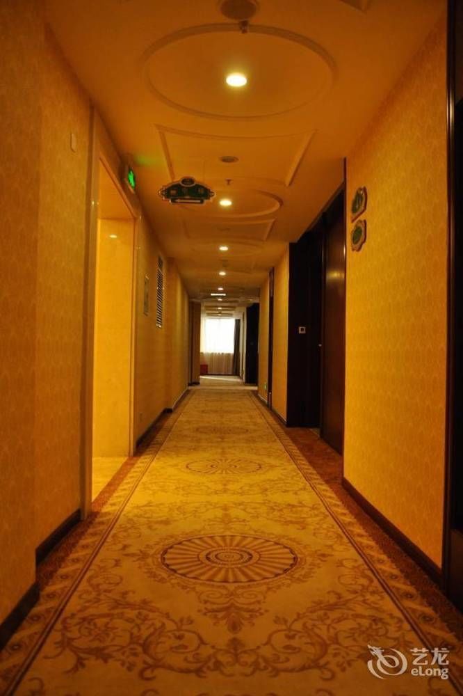 Vienna Sh Fengxian Nanqiao Jinhai Road Hotel 4*