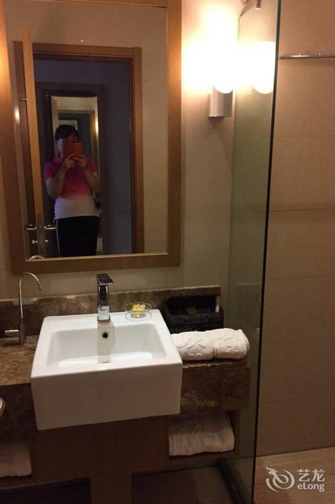 Hotel Hanting Express Shanghai Pudong Airport 2*