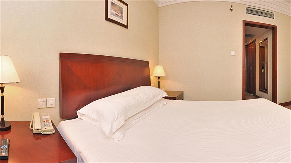 Otel Jin Jiang Pacific 3*