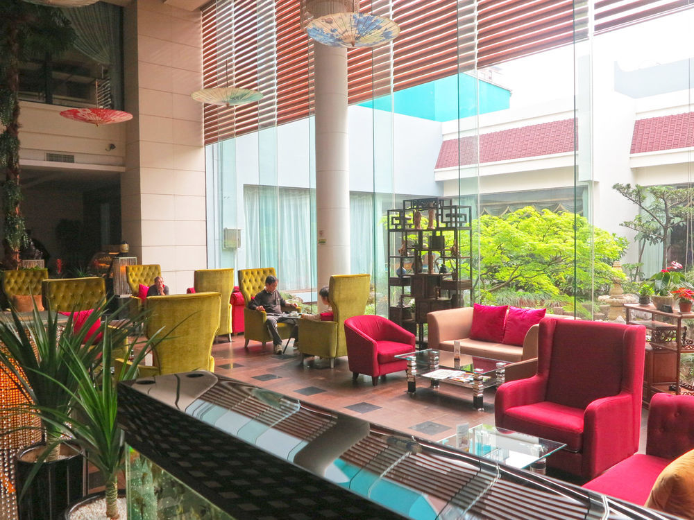 Grand Skylight Gardens Bai Se Road Hotel 4*