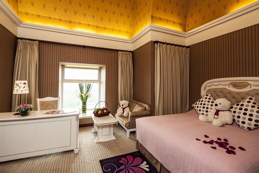 Grand Madison Jinqiao Hotel