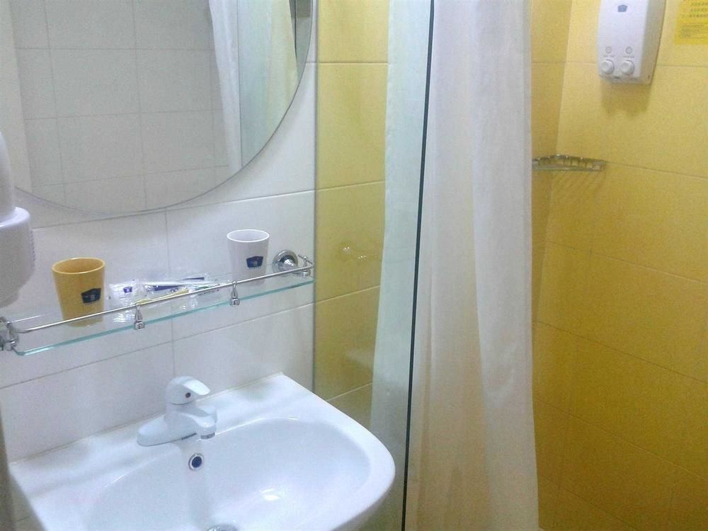 Inns Quyang Business Center Dabaishu Subway Station Branch 2* Shanghai