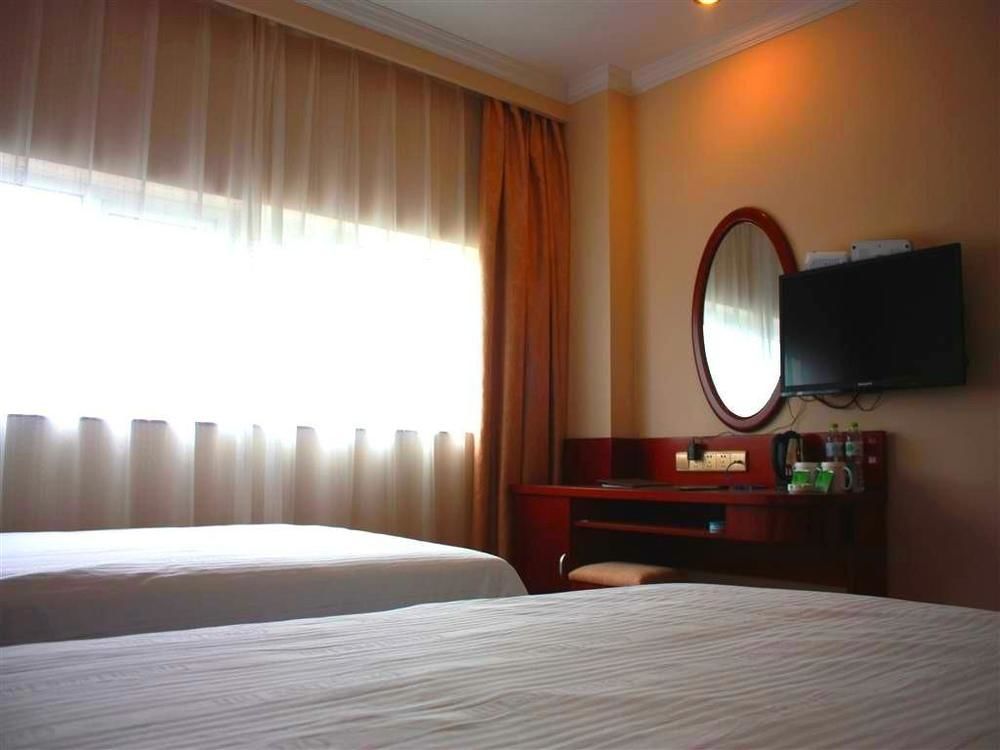 Otel Greentree Wild Zoo Dachuan Freeway Express Şanghay