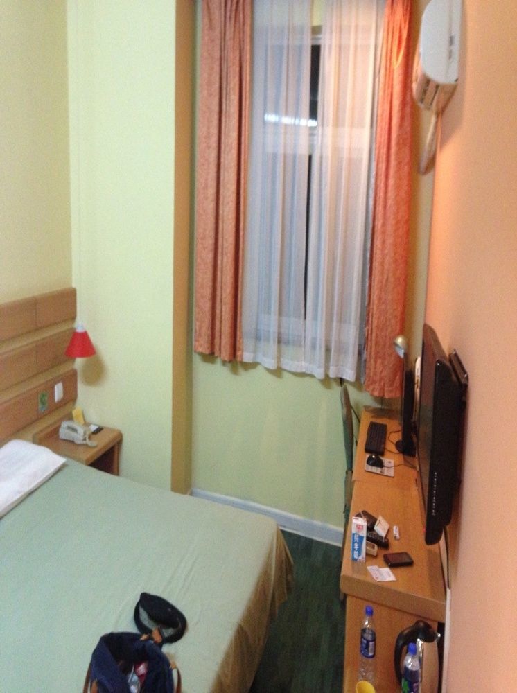 Home Inn Shanghai Chuansha Metro Station Xinchuan Road 2* Shanghai