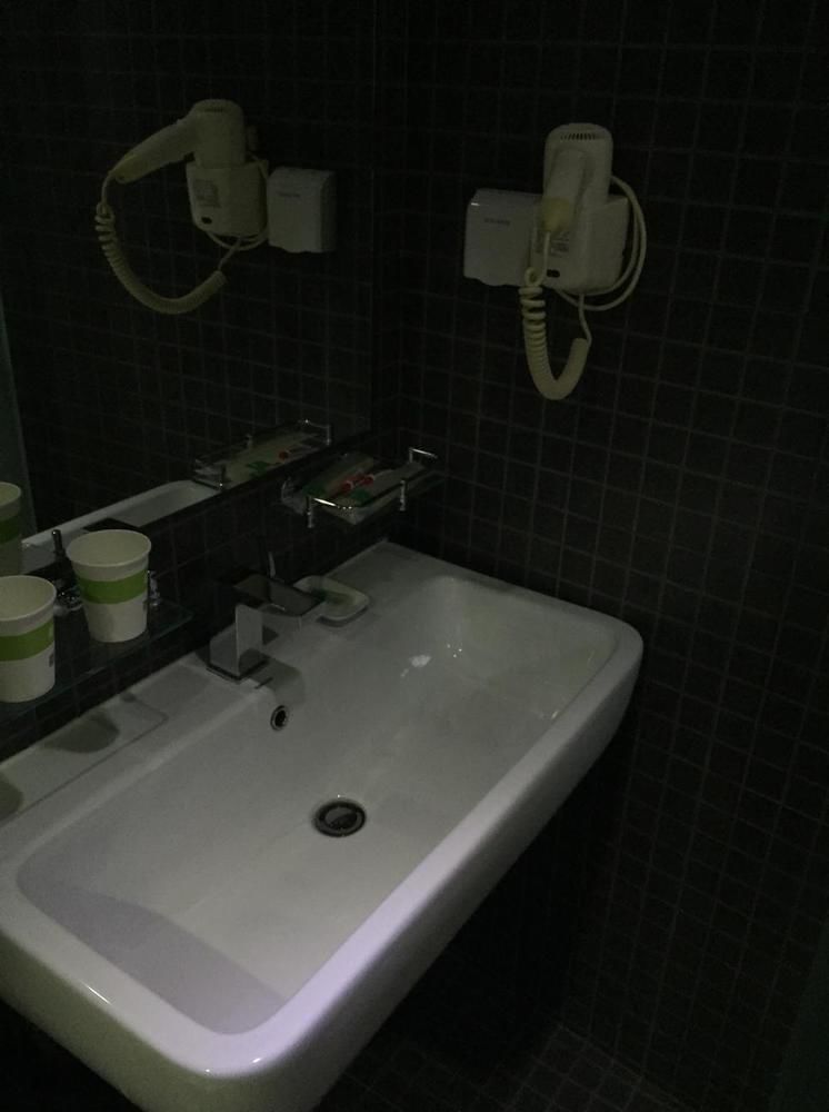 168 Nanjing Road Hotel 2*