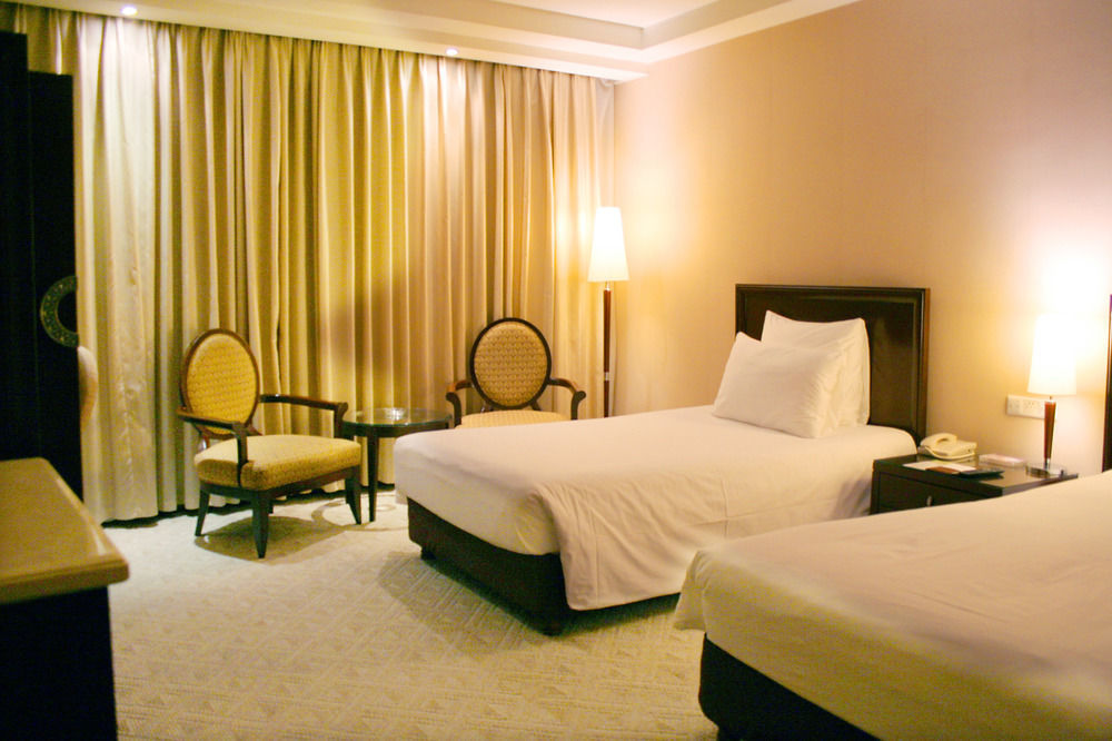 Hotel Madison Hongqiao 3*