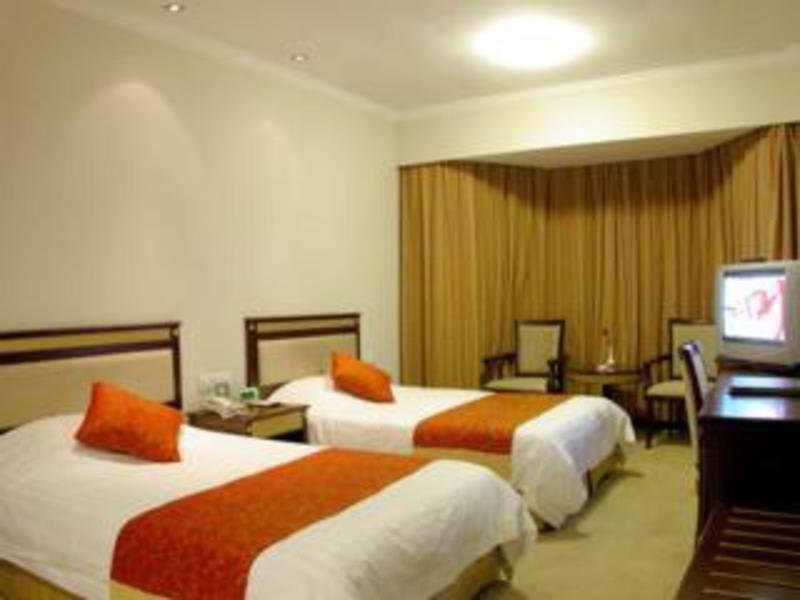 Renhe Hotel 3*