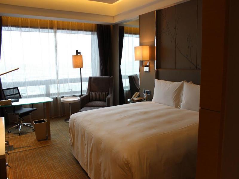 Hongqiao Airport - Air China Hotel 5*