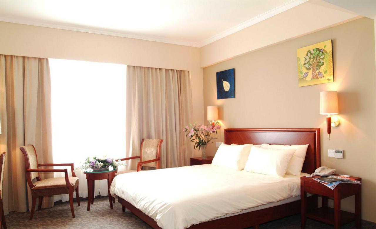 Greentree Inn Shanghai Caoan Road Textile Express Hotel
