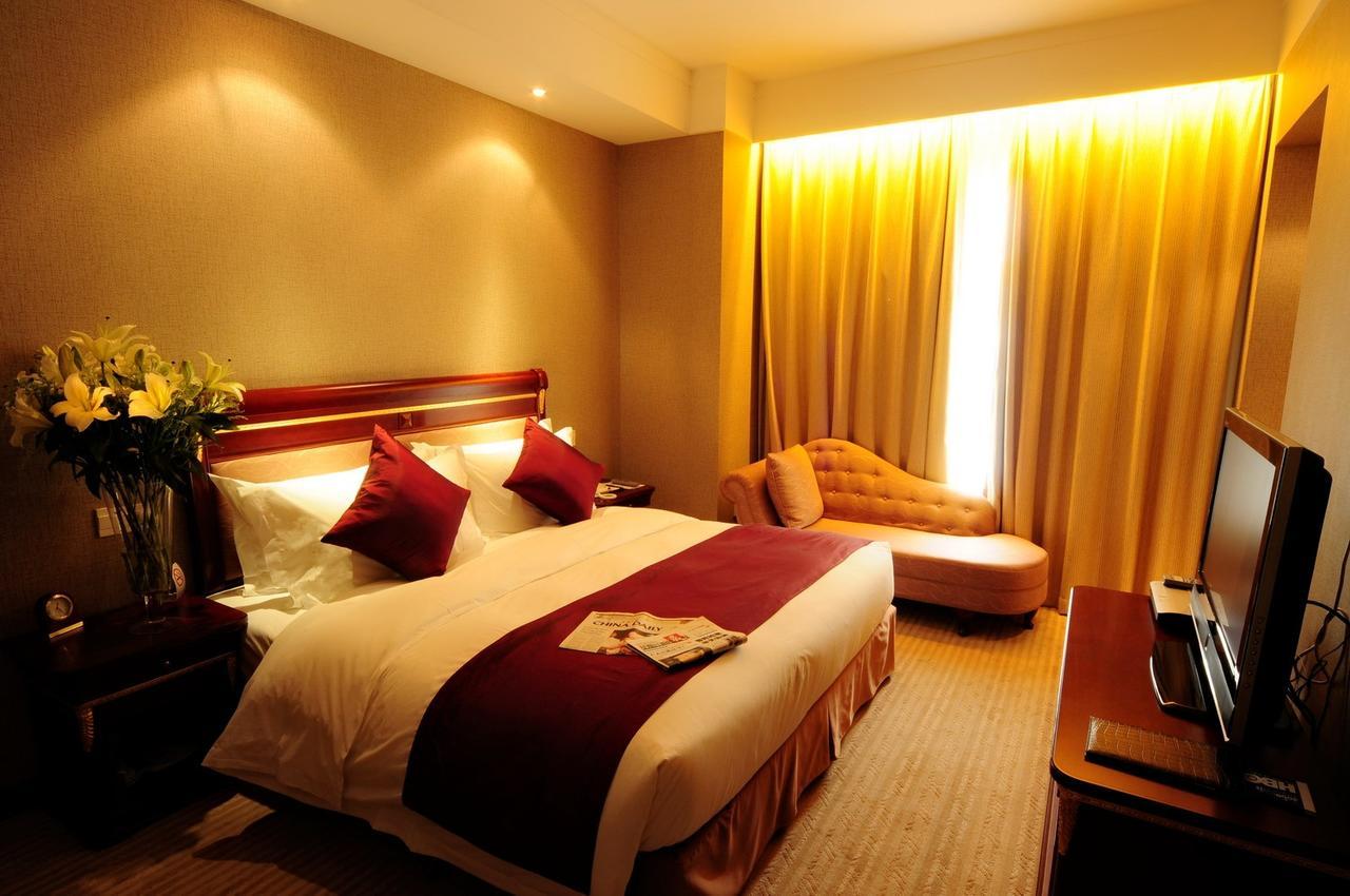 Grand Madison Jinqiao Hotel 5*