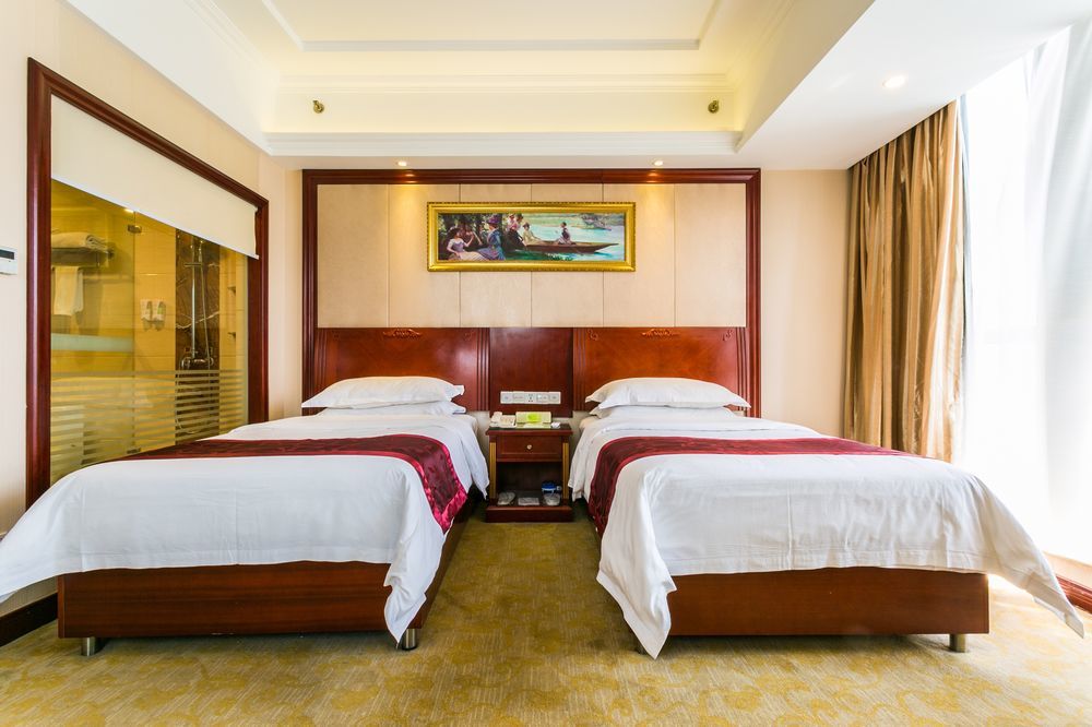 Vienna International Hongqiao Airport Wanda Hotel 3*