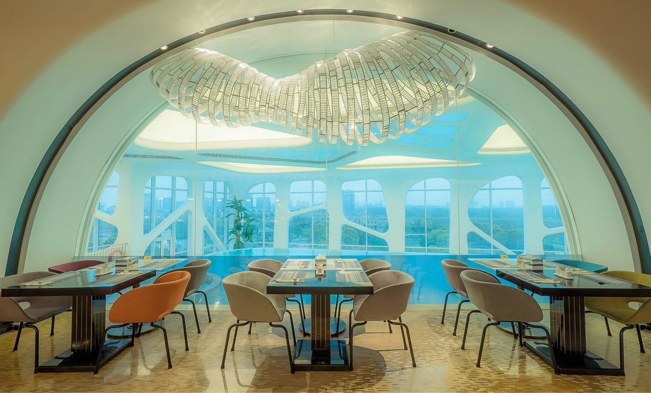 Hotel Ship