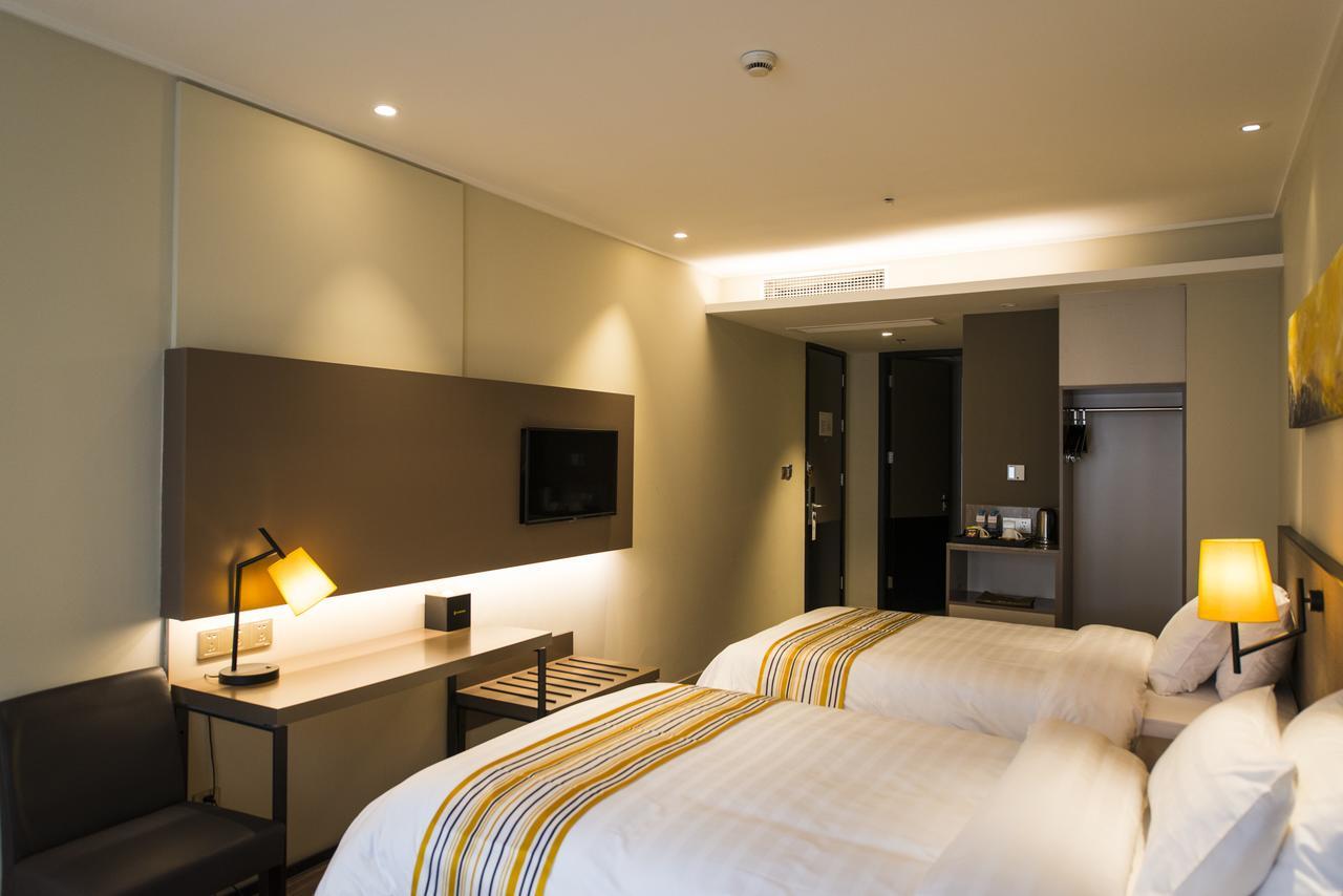 Home Inn Plus Shanghai Pudong Lujiazui Expo Park South Pudong Road Shanghai