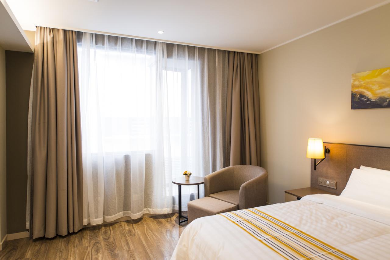 Hotel Home Inn Plus Shanghai Pudong Lujiazui Expo Park South Pudong Road
