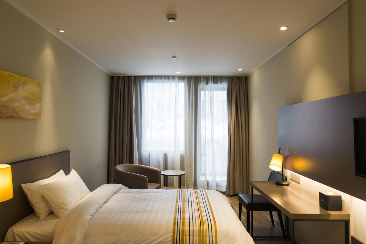 Home Inn Plus Shanghai Pudong Lujiazui Expo Park South Pudong Road 3* Shanghai