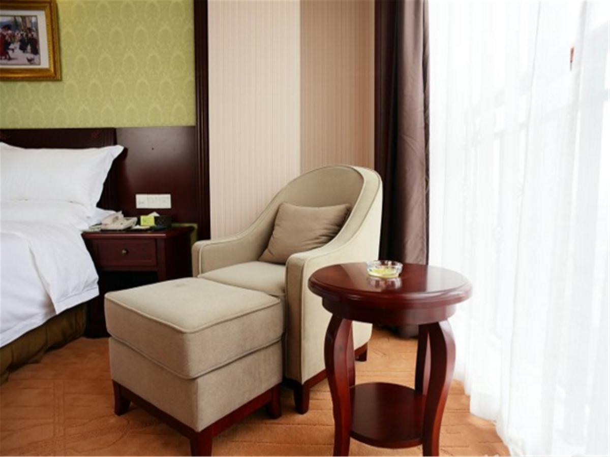 Hotel Vienna International Pudong Huinan 4*